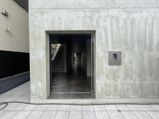 【エントランス】 | ゼルコヴァ