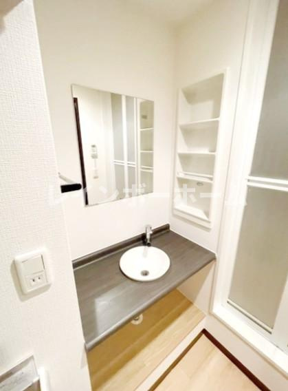レジデンス毛利ＥＡＳＴの独立洗面台