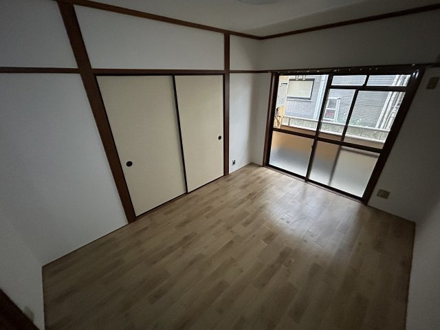 グランベール谷中の居間・リビング|こちらのリビングで趣味の時間をお楽しみください