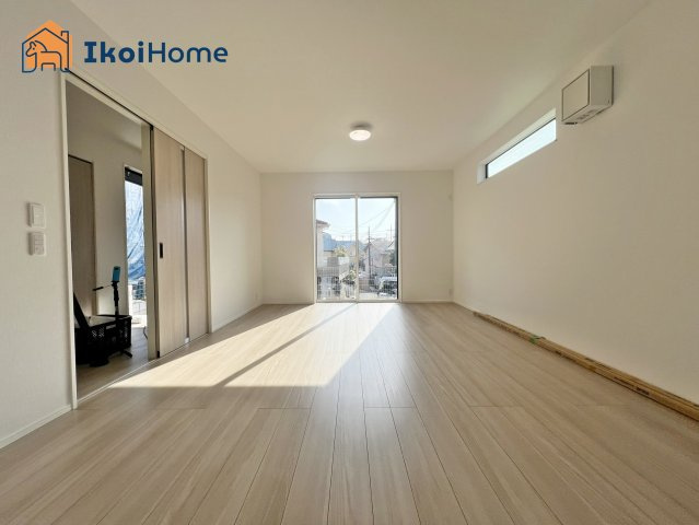 明石市大久保町山手台2丁目24-2期　新築戸建　1号棟の居間・リビング|【ホームページに現地動画掲載中】●年中無休：当日予約可●広い開放感があり大型家具の設置可能