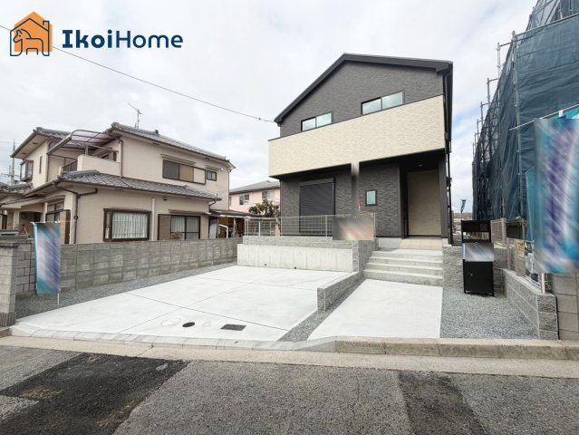 明石市大久保町山手台2丁目24-2期　新築戸建　1号棟の前面道路含む現地写真|【ホームページに現地動画掲載中】●年中無休：当日予約可●前面道路は幅員約4.3ｍ、交通量少なく安心！