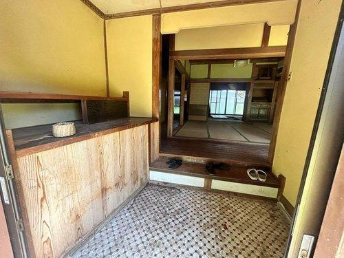 君津市笹　中古戸建の玄関