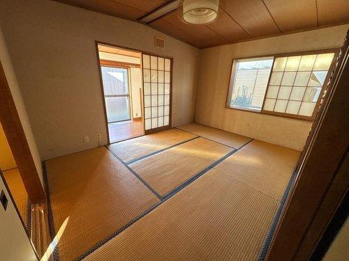 木更津市茅野　中古戸建のその他|日の光が差し温かみのある和室