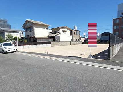 佐伯区楽々園１丁目の前面道路含む現地写真