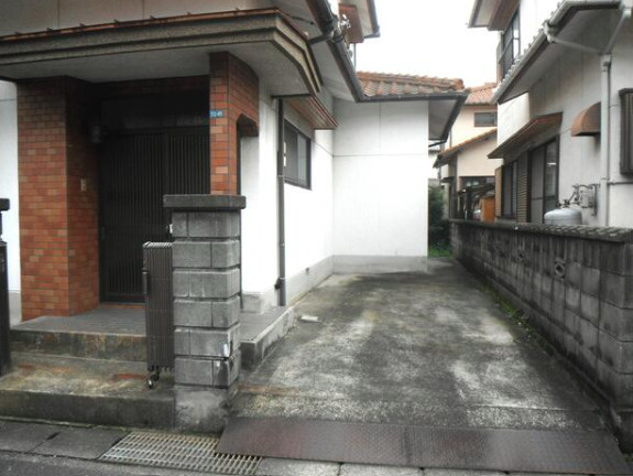 清水町 中古戸建の駐車場