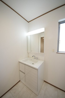 【独立洗面台】 | 【仲介手数料無料！！】府中市浅間町4丁目　新築戸建て（全2棟）A号棟　5490万円