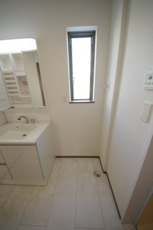 【ランドリースペース】 | 【仲介手数料無料！！】府中市浅間町4丁目　新築戸建て（全2棟）A号棟　5490万円