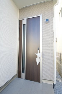 【玄関】 | 【仲介手数料無料！！】府中市浅間町4丁目　新築戸建て（全2棟）A号棟　5490万円