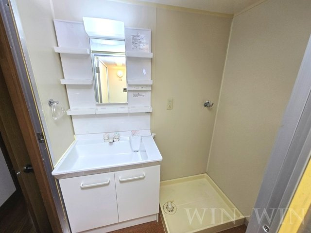 オアシス鷹丘の独立洗面台|イメージ（同建物内別部屋の写真です）