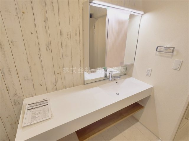 【独立洗面台】 | 志木市上宗岡1丁目　全3棟　1号棟 | 独立洗面台、小物を置くことができて便利です