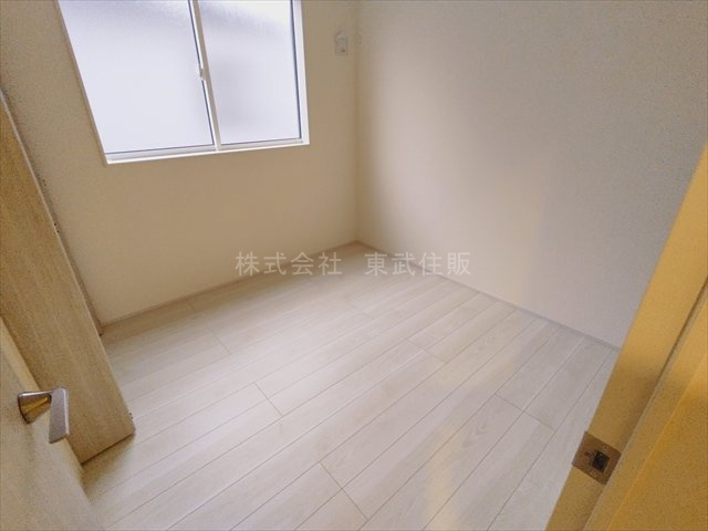 【子供部屋】 | 志木市上宗岡1丁目　全3棟　1号棟 | 洋室4.5帖、子供部屋としても使い勝手の良いお部屋です