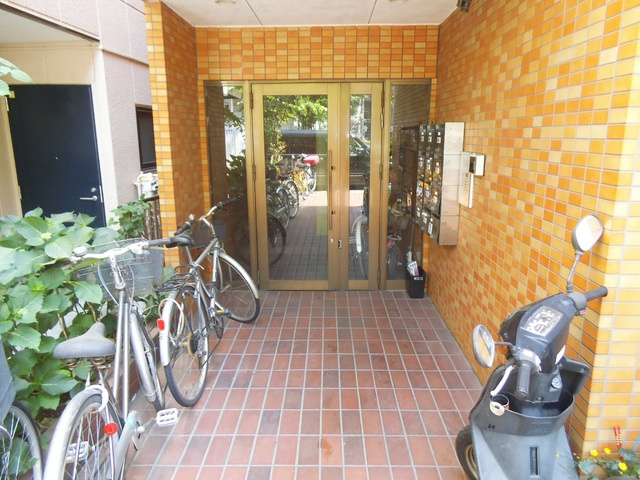 ハイムオーキスのロビー|自転車も置けます！