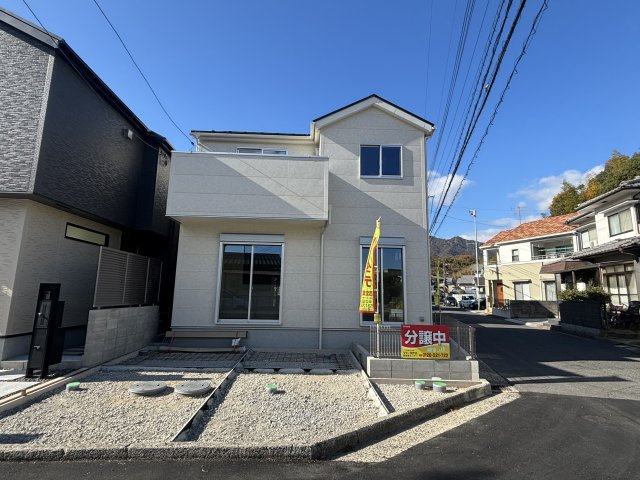 廿日市市深江2丁目第1期の駐車場|駐車スペースを確保した住まい。日常のお出かけや来客時にも安心です。
