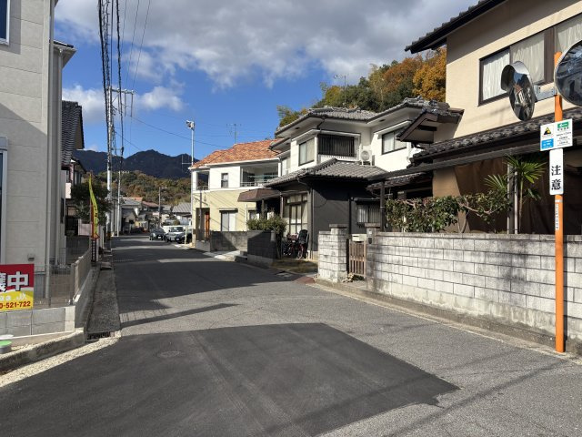 廿日市市深江2丁目第1期の前面道路含む現地写真