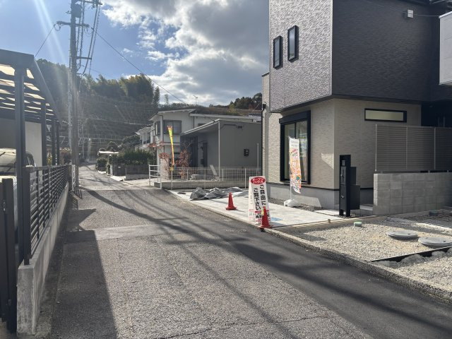 廿日市市深江2丁目第1期の前面道路含む現地写真
