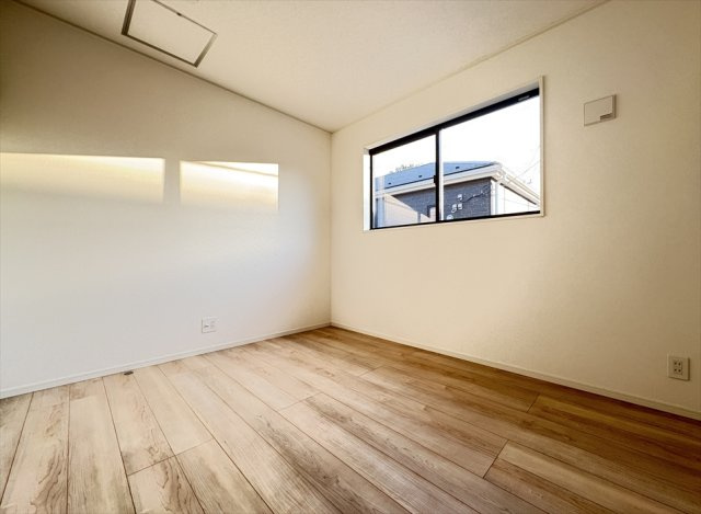 【洋室】 | 新座市畑中2丁目　新築一戸建住宅　全3棟　(志木本店) | 2階洋室