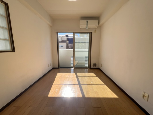 ＡＰＰＬＥ　ＫＯＭＡＢＡの寝室|★明るいフローリングの角部屋です★