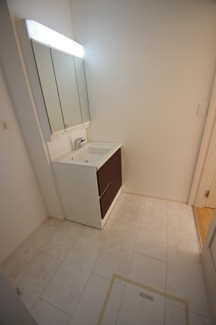 【脱衣所】 | 【仲介手数料無料！！】府中市浅間町4丁目　新築戸建て（全2棟）B号棟　5790万円 | 洗面所