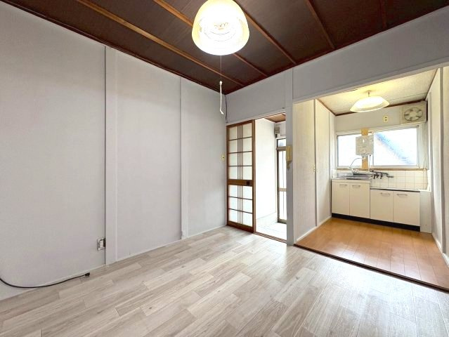 本町アパートの居間・リビング