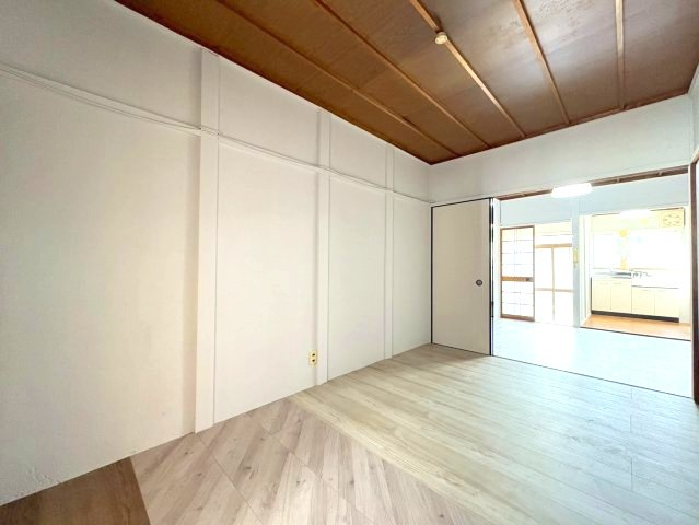 本町アパートの寝室
