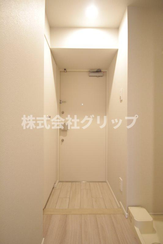 Log鶴見の玄関