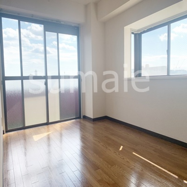 NCKビルの居間・リビング|洋室