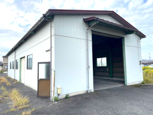 高島市新旭町深溝中古倉庫の外観