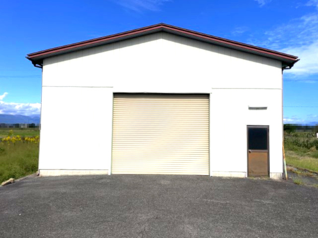 高島市新旭町深溝中古倉庫の外観