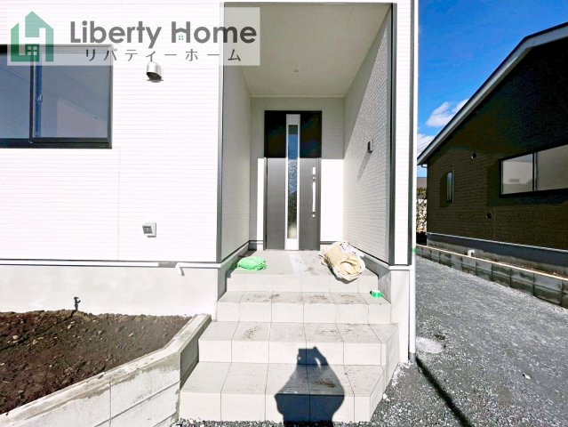 筑西市井上第1　新築戸建　2号棟のエントランス