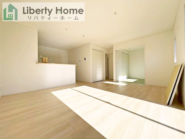 筑西市井上第1　新築戸建　2号棟の居間・リビング