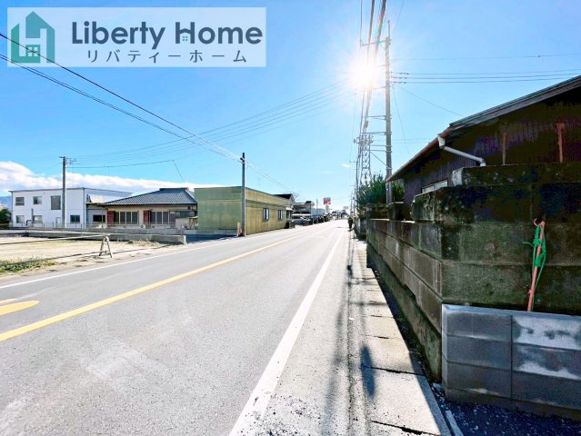 筑西市井上第1　新築戸建　2号棟の前面道路含む現地写真