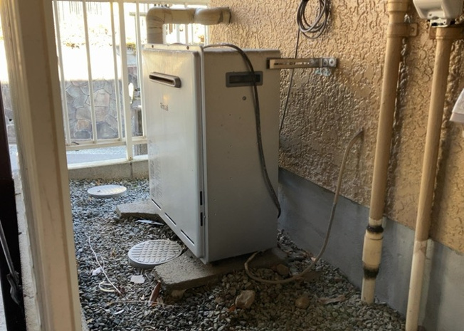 【発電・温水設備】 | 省エネ給湯器とは従来型の給湯器より熱効率が高く、少ない燃料でたくさんのお湯を沸かすことが出来る高効率な給湯器のことを指します。また、省エネ給湯器には種類があり、利便性や効果なども様々です。