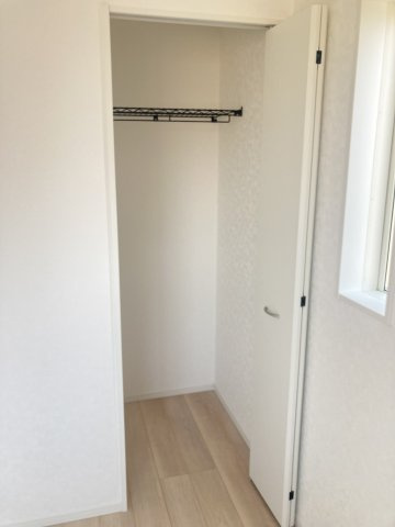 クレイドルガーデン前橋市下細井町第10-1　2号棟の収納|２階洋室3収納です