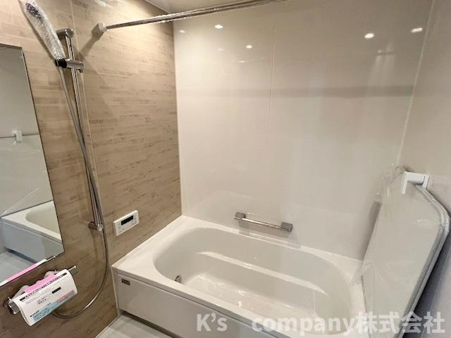 ●高座郡寒川町小谷3丁目　新築戸建の浴室|やさしい色合いの心地の良い浴室スペース◇