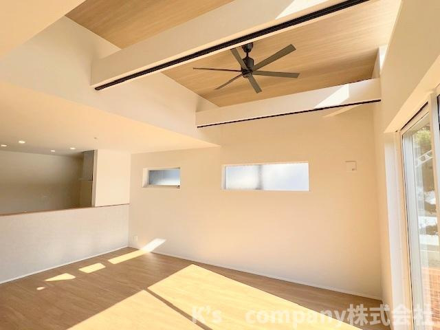 ●高座郡寒川町小谷3丁目　新築戸建の居間・リビング|リビングダイニングスペース◇