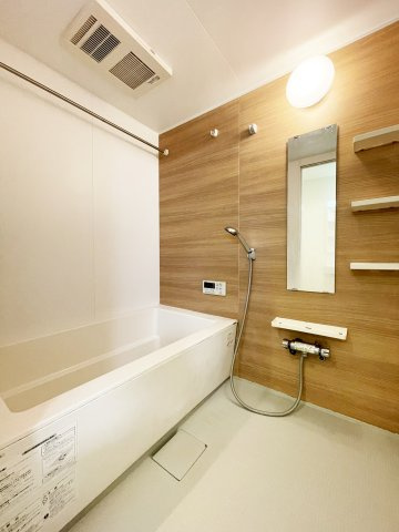 ラ・フォート福の浴室