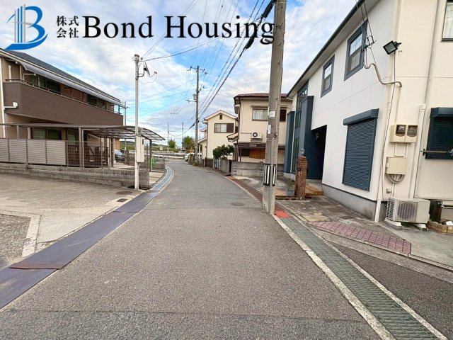 開放的な角地・お車２台駐車可・大久保町松陰　築２４年