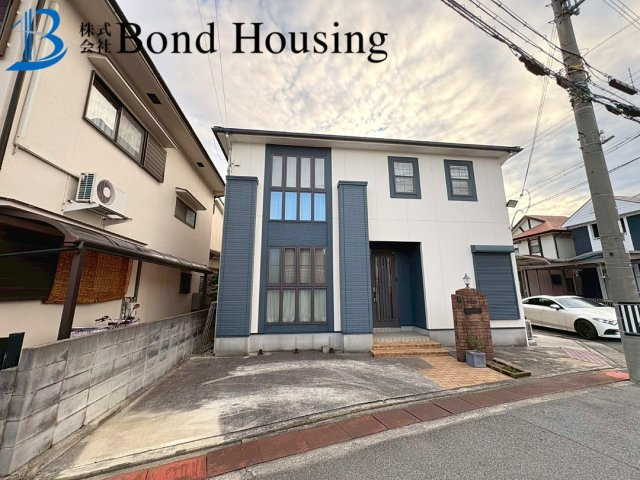 開放的な角地・お車２台駐車可・大久保町松陰　築２４年