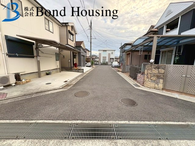 開放的な角地・お車２台駐車可・大久保町松陰　築２４年