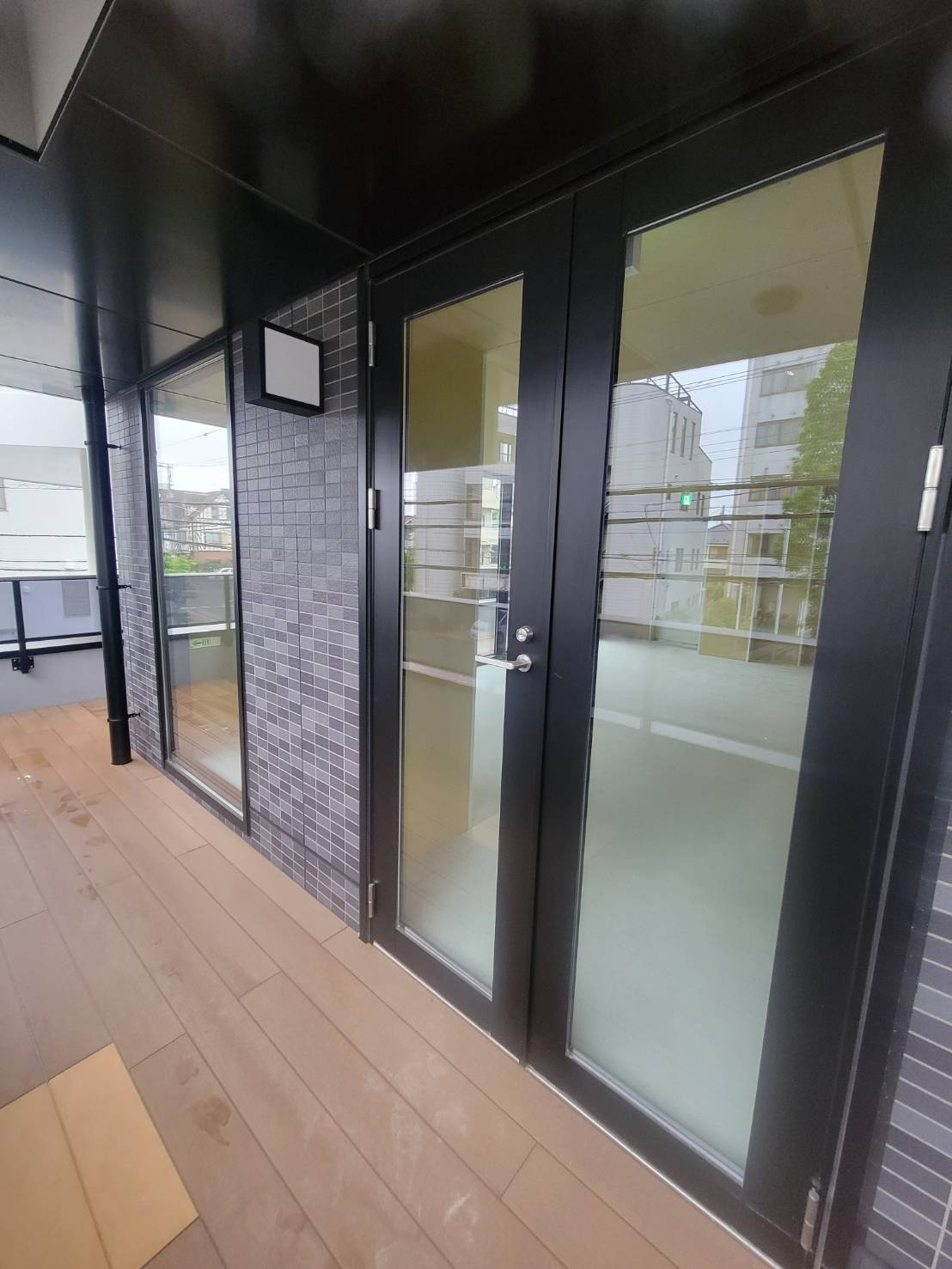 大和ビルのエントランス|別のテナント入口の様子です