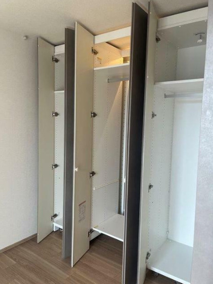 ブランシエスタ目黒中央町　新築　ペット相談　フィットネスルーム　ワークラウンジの収納