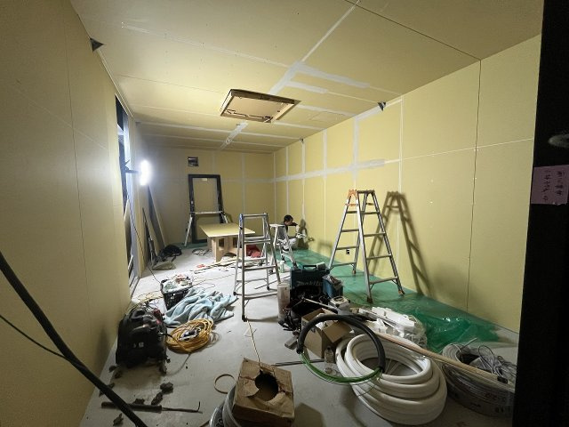 大阪市中央区西心斎橋１丁目の店舗事務所の内装|102号室　原状回復工事中