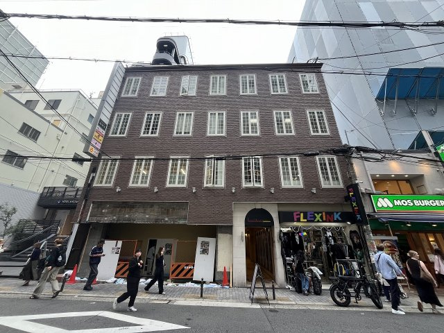 大阪市中央区西心斎橋１丁目の店舗事務所の外観