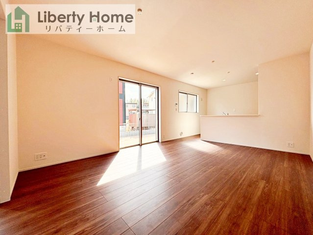 笠間市吉岡第1　新築戸建の居間・リビング