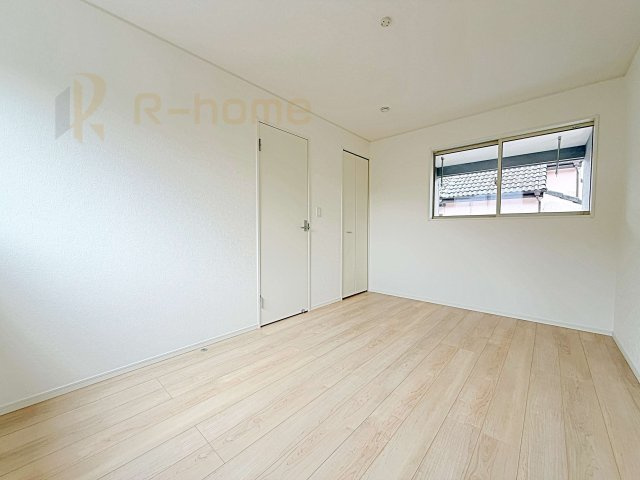 つくば市自由ケ丘第10　新築戸建て　1号棟の洋室|全居室に収納を完備♪スッキリとした快適な居住空間を確保！