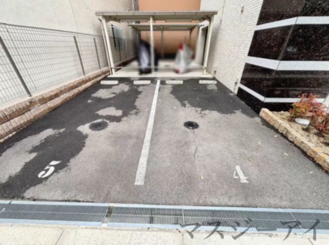 サムティ京橋Clearの駐車場