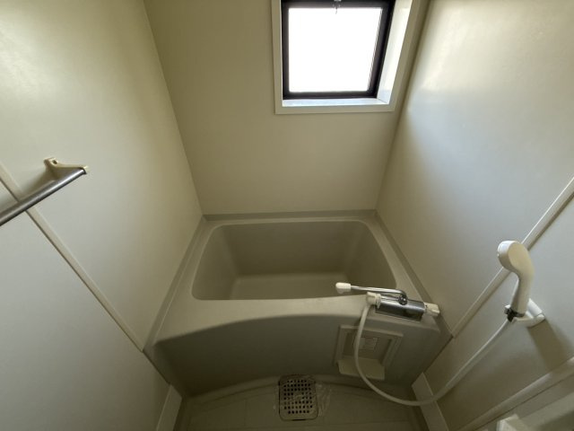 ジーライズ飾磨プランレーヌA棟の浴室