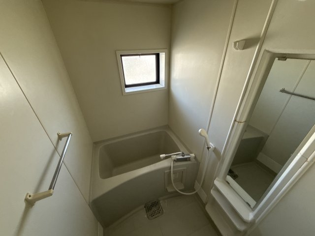 ジーライズ飾磨プランレーヌA棟の浴室