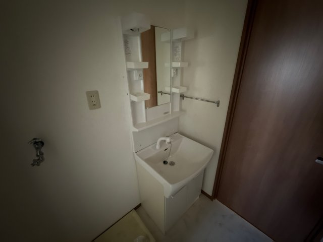 ジーライズ飾磨プランレーヌA棟の洗面所