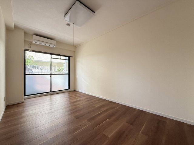 ロイヤル立山の居間・リビング